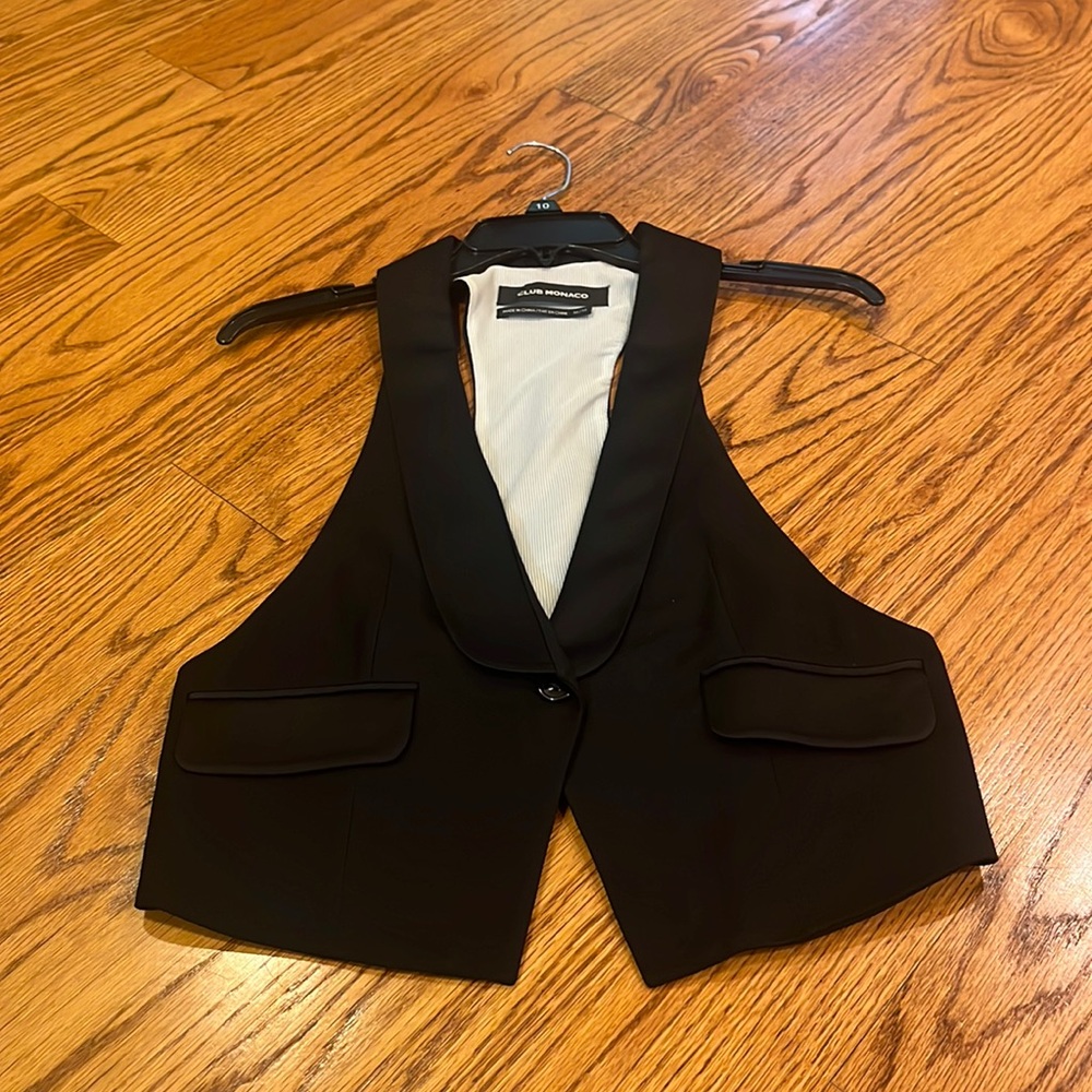 Club Monaco Woman’s Black Vest Size M